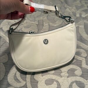Lululemon City Essentials Mini Shoulder Bag 1L cream